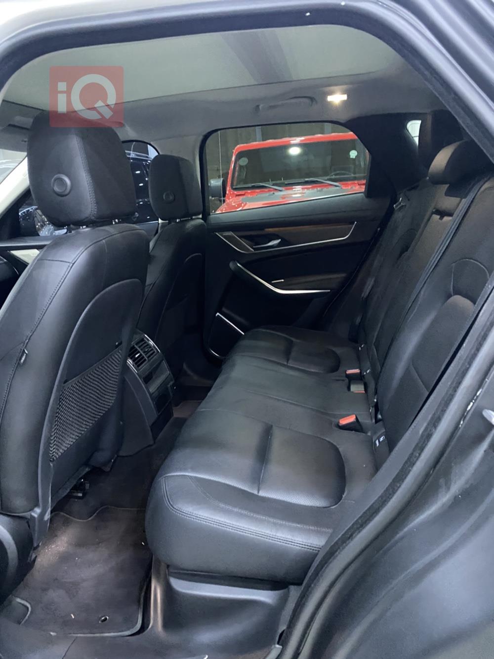 جاگوار F-Pace
